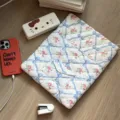 Quilted floral laptop sleeve with blue bow pattern, cute padded tablet storage bag. - 11寸(竖款) / Blue