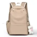 Mochila escolar lisa de color kaki con gran capacidad y un bonito colgante de osito - Caqui Con Colgante
