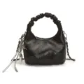 Sac à épaule noir tendance avec poignée froncée, chaîne argentée et charms élégants. - Avec Pendentif / Noir
