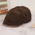 Casquette plate marron en velours côtelé avec visière en cuir usé, style vintage chic. - M (56-58cm) / Marron Café