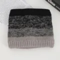 Détail cache-cou en tricot montrant la texture, tour de cou thermique coupe-vent pour hommes femmes. - N° 3 dégradé noir et gris