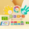 Montessori Holz Mathe Spielzeug Set mit Uhr, Zählhänden und Zahlenblöcken für Kinder. - Uhr- & Finger-Arithmetik