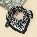 Élégant foulard carré en soie noir et blanc, accessoire de mode polyvalent pour femmes. - #2 Imprimé léopard noir 60