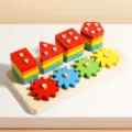 Montessori Holzgeometrie Formensortier- und Stapelspielzeug für die frühe Kindheit und Kinder. - 2-in-1 Stapelsäulen & Zahnräder