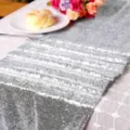 Chemin de table à sequins argentés détail, déco de table élégante pour mariage, fête, Noël. - Argent