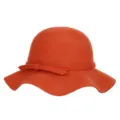 Eleganter orangefarbener Wollfilzhut mit einer Wellenkrempe und Schleifendetail - M (56-58cm) / Rostrot