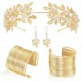 Vista dettagliata dell'elegante set di gioielli da sposa dorati con cerchietto di perle. - Set dorato (due braccialetti)