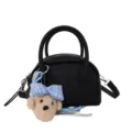 Sac Boston noir pour femme, sac à bandoulière élégant en cuir avec adorable charm ours en peluche. - Avec Pendentif / Noir
