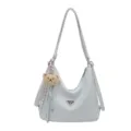 Sac à épaule multifonctionnel bleu clair avec pendentif d'ours et plaque métallique. - Avec Pendentif / Bleu