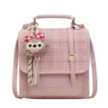 Sac bandoulière rose à carreaux pour femme avec pendentif en peluche et poignée. - Avec Pendentif / Rose