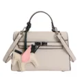 Kleine Kelly schoudertas met gevleugeld paard hanger in elegante crèmekleur variant. - Met Hanger / Wit