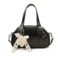 Sac bandoulière bowling noir avec pendentif nœud perles, sac élégant pour le travail quotidien. - Avec Pendentif / Noir