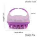 Lila Kopfmassagebürste mit Maßangaben, 8,8 cm Länge und 7,7 cm Höhe. - Handshampoorbürste Doppelviolett (Hülle)