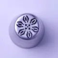 Edelstahl Kuchen Dekoration Spritztülle Detail zeigt präzises florales Extrusionsloch. - XG1226-13 Stil