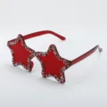 Rote sternförmige Strass-Partysonnenbrille mit funkelnden Kristallen für modische Partys. - Rote kleine Strasssteine