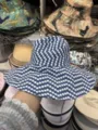Blaue gepunktete Bucket Hat für Damen, lässiger, breiter Krempen-Sonnenhut für den Sommer. - Kleine Punkte Blau