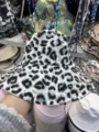 Leopardmuster Bucket Hat breite Krempe Freizeit Sonnenhut Damen Frühling Sommer Mode. - Schwarzer Lippendruck