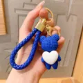 Blauwe geweven berensleutelhanger met wit hart hanger, leuke tasbedel voor koppels. - Blauw