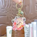 Leuke acryl drijfzand fles sleutelhanger met schattige pop, geweldige tasbedel. - Individuele Verpakking / Little Kiki - Tweekleurige bubbelparels rood