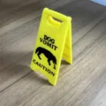 Mini señal de precaución amarilla novedad decoración de escritorio perro divertido vómito - Perro