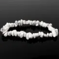 Pulsera elástica de chips de piedra blanca natural con cuentas irregulares hecha a mano para mujer - Turquesa Blanca Natural