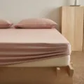 Rosa Leinen Spannbettlaken und Kissenbezüge Set, atmungsaktiver Matratzenschoner für Bett. - Farbe Warmer Sand