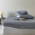 Graues Tencel Bettlaken Set mit kühlendem Seide-Gefühl, moderne minimalistische Schlafzimmer Deko - Spannbettlaken 120x200 cm, Höhe 25 cm / Aurora Blau
