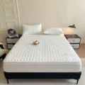 Weißer gesteppter Baumwoll Matratzenschoner Spannbetttuch Set mit Kissenbezügen für Schlafzimmer - Cloud Soft - Weiß / 90*190CM