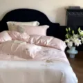 Luxurious french style jacquard pima cotton bedding set detail view in elegant bedroom. - Paris Lovers - Pink / 1.5m Bed Sheet 4-Piece Set (Duvet 200x230cm)