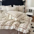 Σετ κλινοσκεπασμάτων 4 τεμ. από πλυμένο βαμβάκι κορεατικού στιλ πριγκίπισσας με καρό σχέδιο και δαντέλα. - Muge καφέ μεγάλο καρό / Σετ 3 τεμαχίων σεντόνι 1,2 m