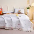 Französischer Vintage-Cremefarbener Bettüberwurf aus Baumwoll-Doppelgaze mit schöner Spitzenkante. - Karpfen der Gelassenheit / 170x235cm (Für 1.2m Bett)