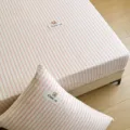 Katoenen gewassen hoeslaken met berenpatroon, roze gestreepte beddengoed set voor thuis. - Rustig pad - Roze