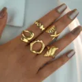 Vintage gold shell and starfish stacking ring set with irregular adjustable metal bands - Shell Starfish Marine Element 5-Piece Set (6521401HB) / Gold