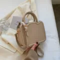 Elegante borsa da donna beige e borsa a tracolla retrò in pelle PU di alta qualità. - Beige