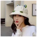 Cute frog bucket hat for women, Japanese style kawaii cotton fisherman cap with funny 3D eyes. - One Size / Beige