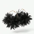 Detail van zwarte chiffon bloem creolen oorbellen met gouden metalen ringen. - Zwarte Bloemblaadjes Stijl (M240506008-5)