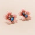 Elegante roze stoffen bloem kristal kraal oorknopjes, zoete stijl sieraden voor vrouwen. - 3D-bloem (M240913005-2) / Roze