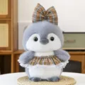 Lindo muñeco pingüino de peluche con lazo a cuadros y falda de encaje, juguete suave para niñas. - Vestido a Cuadros Marrón / 27 cm (Sin lazo de perlas)