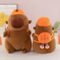 Leuke sport capibara pluche knuffel metoranje hoed en basketbal rugzak, zachte speelgoed pop. - Basketbal / 32cm