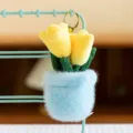Lindo llavero de tulipanes de peluche maceta suave colgante de bolsa hermoso accesorio de moda - Tulipán / 12cm / Amarillo