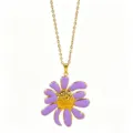 Collana con ciondolo fiore in smalto viola placcato oro 18K in acciaio inox dettaglio moda. - Collana / Viola