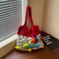 Borsa tote in maglia a contrasto di colore coreana, grande borsa a tracolla con decorazione di pesce. - Ondulazione Rossa