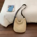 Beige ψάθινη τσάντα hobo με σκούρο καφέ δερμάτινο λουράκι, casual τσάντα ώμου μεγάλης χωρητικότητας. - Ζαχαρί