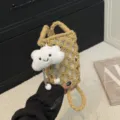 Borsa per telefono in tessuto cachi con ciondolo a nuvola, mini borsa a tracolla traforata. - con portachiavi / Cachi