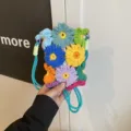Handgemachte bunte Häkelblume Handytasche für Damen, süße Dopamin Regenbogen Umhängetasche. - Grüner Schultergurt