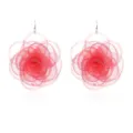 Overdreven roze chiffon roos oorbellen, lichtgewicht stoffen bloem hangend ontwerp voor dames. - Roze