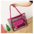 Borsa tote trasparente in gelatina con pochette interna, elegante borsa a spalla in PVC per la spiaggia. - Rosso rosa