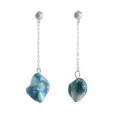 Lange ketting oorbellen met onregelmatige blauwe schelp hangers en zilveren stekers. - Lange Kwast Ketting Oorknopjes Stijl (DW22082302)