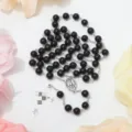 Klassieke 8mm zwarte glazen kralen rozenkrans ketting met metalen crucifix en middenstuk. - Zwarte Glazen Kraal Kruis Stijl (ZJ251209002) / 8mm Parel Diameter