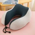 Ergonomisches U-förmiges Nackenkissen aus Memory-Schaum mit atmungsaktivem Mesh-Stoff. - Hellbraun / 30 * 23 cm